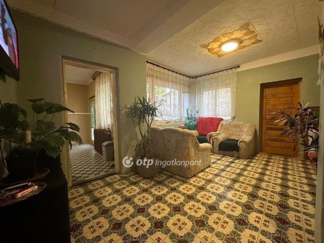 Eladó családi ház, Szentesen 42.99 M Ft, 3 szobás