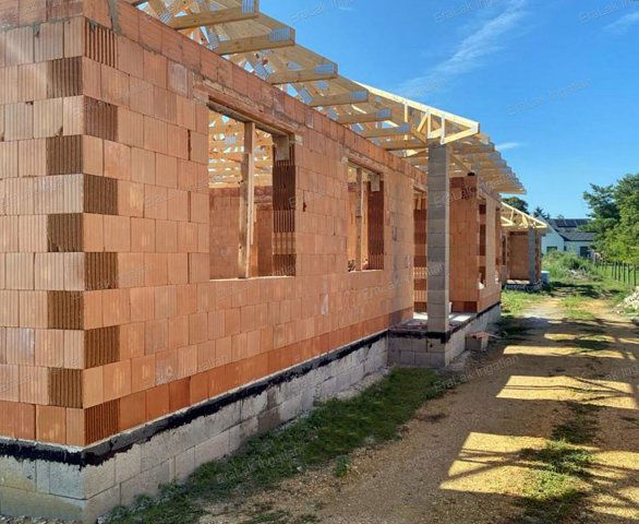 Eladó ikerház, Győrújfalun 94.99 M Ft, 4 szobás