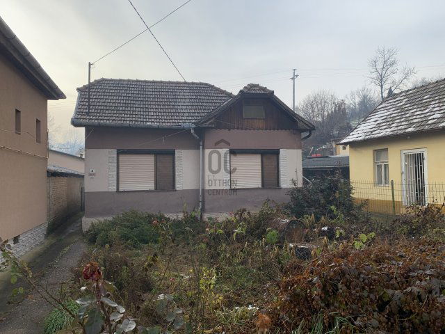 Eladó családi ház, Ózdon 10.5 M Ft, 3 szobás
