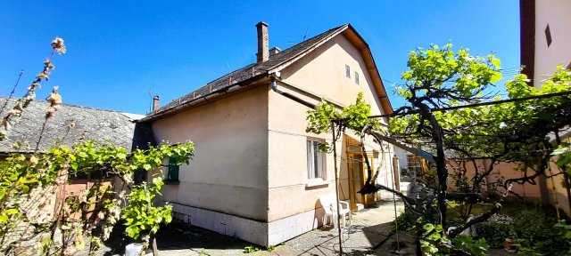 Eladó családi ház, Makón 34.9 M Ft, 3 szobás