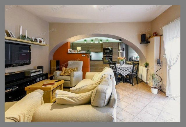 Eladó téglalakás, Sopronban 65 M Ft, 3 szobás