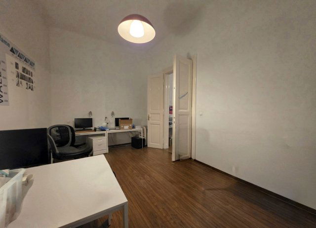 Eladó téglalakás, Budapesten, VII. kerületben, Klauzál utcában