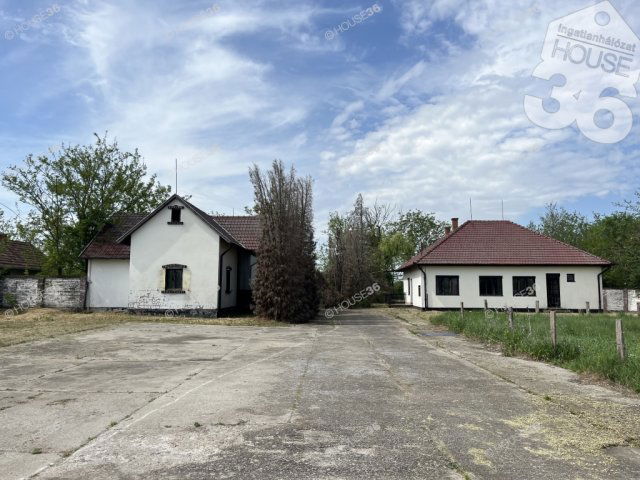 Eladó ipari ingatlan, Kiskunfélegyházán 29.9 M Ft