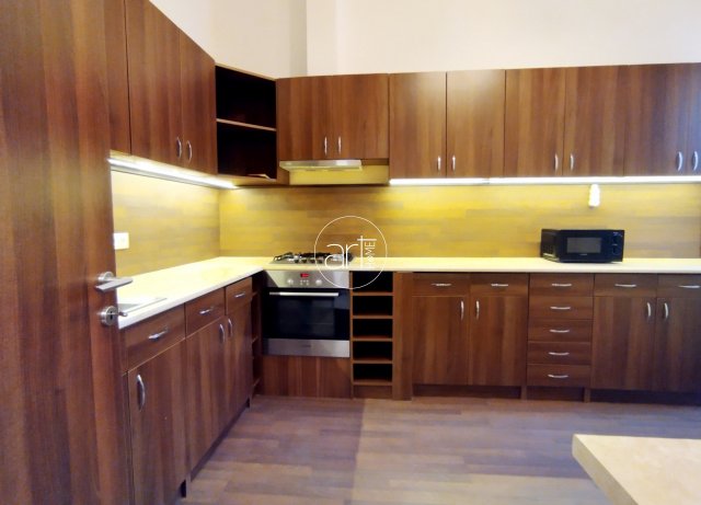 Kiadó téglalakás, albérlet, Szegeden 283 E Ft / hó, 3 szobás