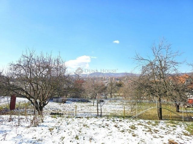 Eladó családi ház, Pécsett 67.9 M Ft, 4 szobás