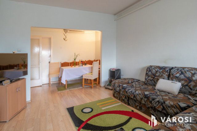 Eladó panellakás, Szegeden 51.9 M Ft, 2 szobás