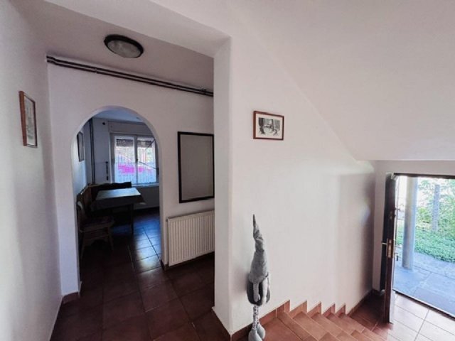 Eladó családi ház, Pécsett 89.9 M Ft, 4+1 szobás