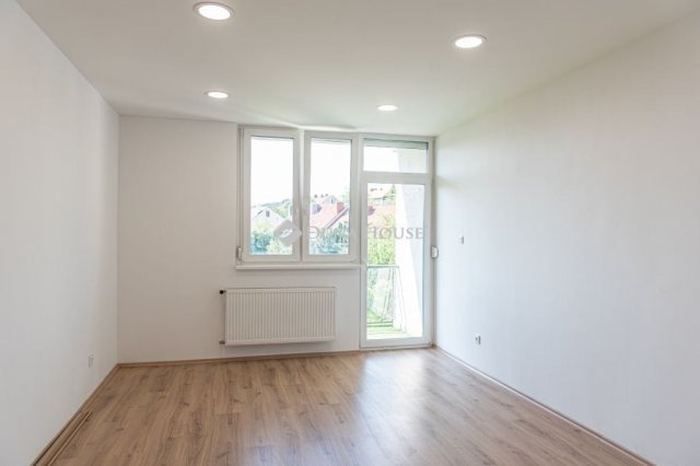 Eladó panellakás, Kincsesbányán 44.9 M Ft, 2 szobás