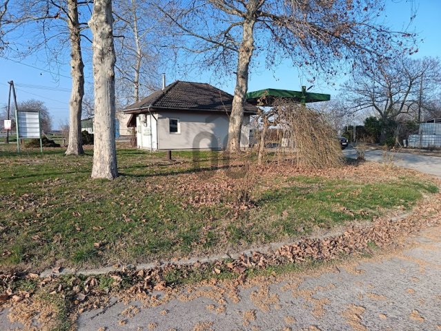 Eladó üzlethelyiség, Szakmáron 60 M Ft / költözzbe.hu