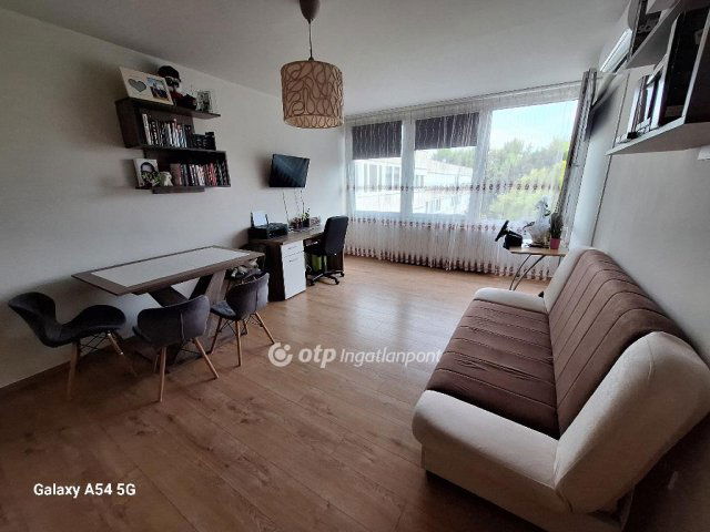 Eladó panellakás, Egerben 43.5 M Ft, 1+1 szobás