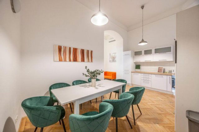 Eladó téglalakás, Budapesten, VI. kerületben, Podmaniczky utcában