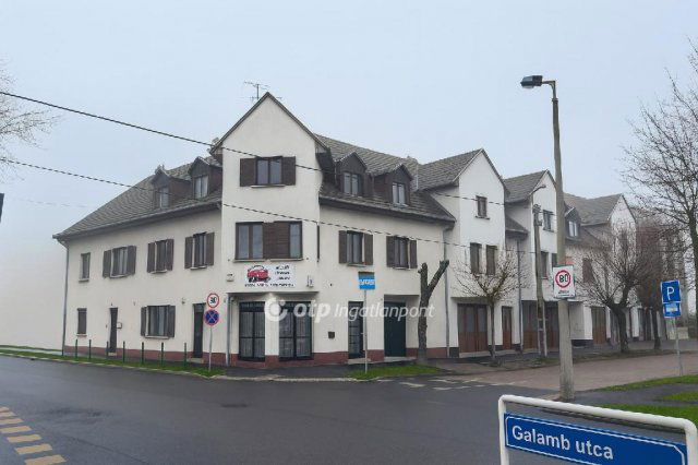 Eladó téglalakás, Győrött 100 M Ft, 4 szobás