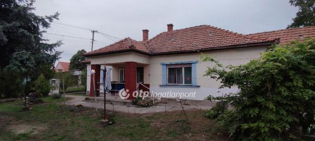 Eladó családi ház, Jászárokszálláson 15.5 M Ft, 2 szobás