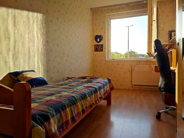 Eladó téglalakás, Debrecenben 76.9 M Ft, 4 szobás