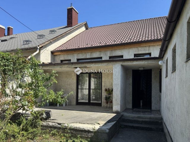 Eladó családi ház, Martonvásáron 68 M Ft, 3 szobás