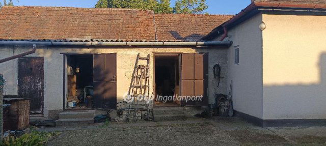Eladó családi ház, Érden 65 M Ft, 4 szobás