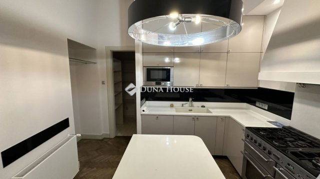 Eladó téglalakás, Budapesten, V. kerületben 480 M Ft, 4 szobás