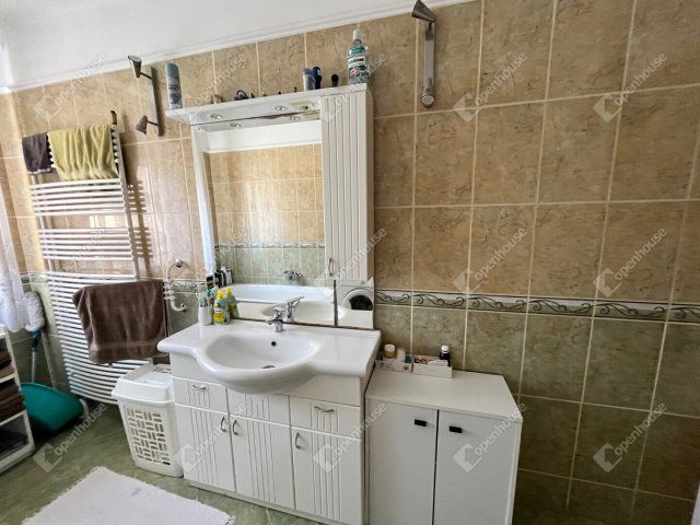 Eladó családi ház, Miskolcon 79.9 M Ft, 5 szobás