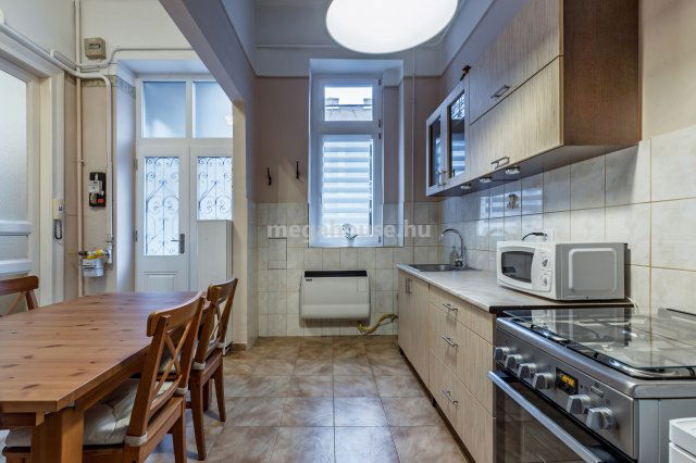 Eladó téglalakás, Budapesten, VII. kerületben 89.9 M Ft