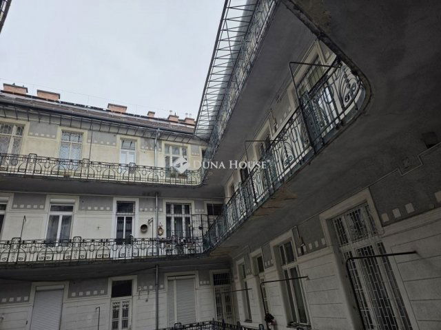 Eladó téglalakás, Budapesten, VIII. kerületben 130 M Ft