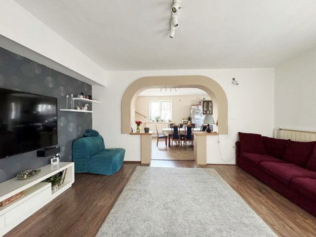 Eladó családi ház, Veresegyházon 129.9 M Ft, 5+1 szobás