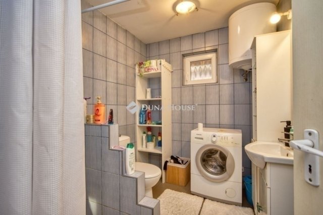 Eladó családi ház, Budapesten, XVIII. kerületben 95 M Ft