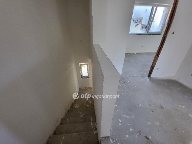 Eladó családi ház, Balatonföldváron 108 M Ft, 4 szobás