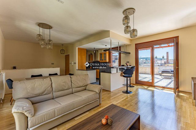 Eladó téglalakás, Budapesten, VII. kerületben, Kazinczy utcában