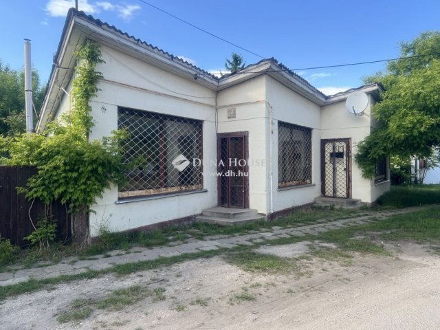 Eladó üzlethelyiség, Lovasberényben 29.9 M Ft