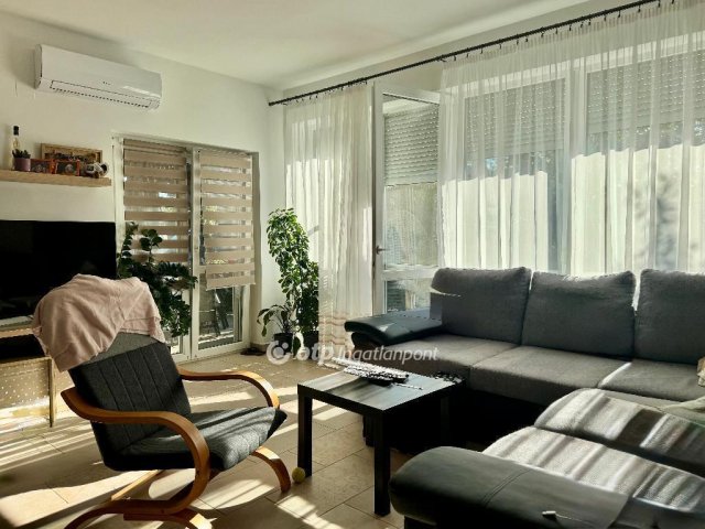 Eladó sorház, Lepsényben 73.6 M Ft, 1+3 szobás