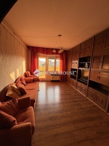 Eladó téglalakás, Orosházán 28 M Ft, 3 szobás