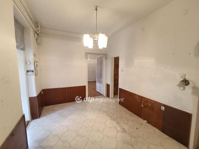 Eladó családi ház, Budapesten, IV. kerületben 70.9 M Ft