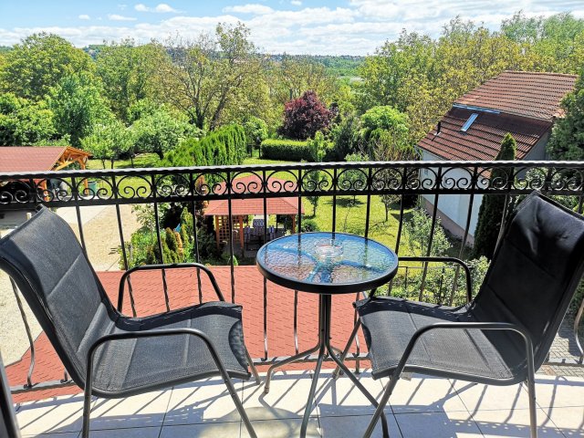 Eladó családi ház, Hévízen 185.574 M Ft, 12 szobás