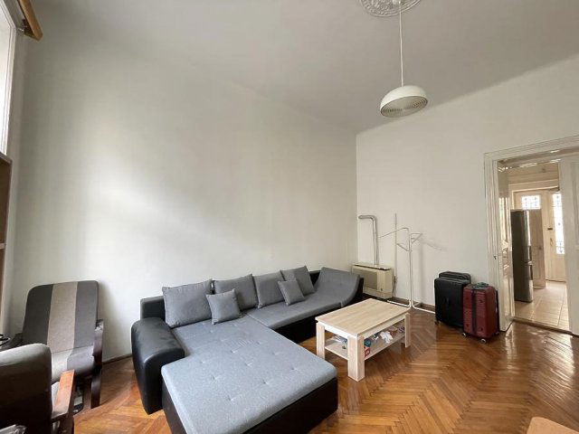 Eladó téglalakás, Budapesten, VI. kerületben, Izabella utcában
