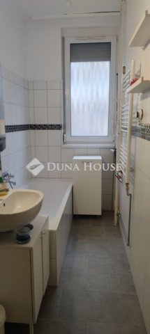 Eladó téglalakás, Székesfehérvárott 57 M Ft, 3 szobás