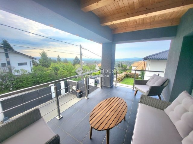 Eladó ikerház, Szentendrén 179 M Ft, 4+1 szobás