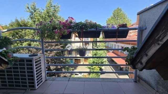 Eladó téglalakás, Szegeden 81.7 M Ft, 3 szobás