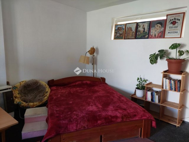 Eladó családi ház, Baján 44.9 M Ft, 5 szobás