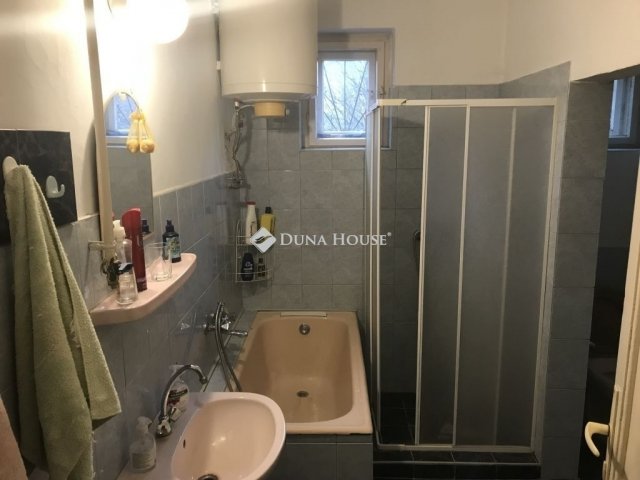 Eladó családi ház, Sárbogárdon 35.7 M Ft, 2+1 szobás