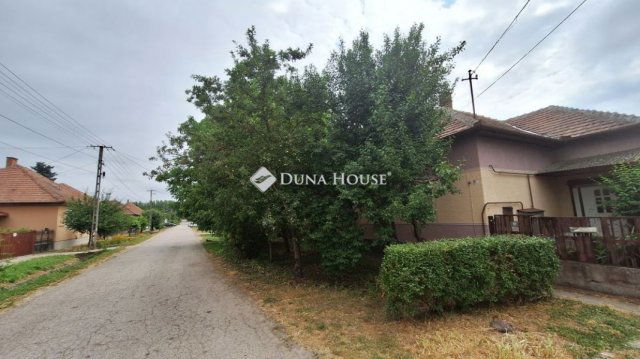 Eladó családi ház, Adonyban 49.9 M Ft, 4 szobás