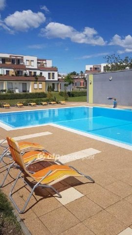 Eladó téglalakás, Balatonalmádiban 117.9 M Ft, 2+1 szobás