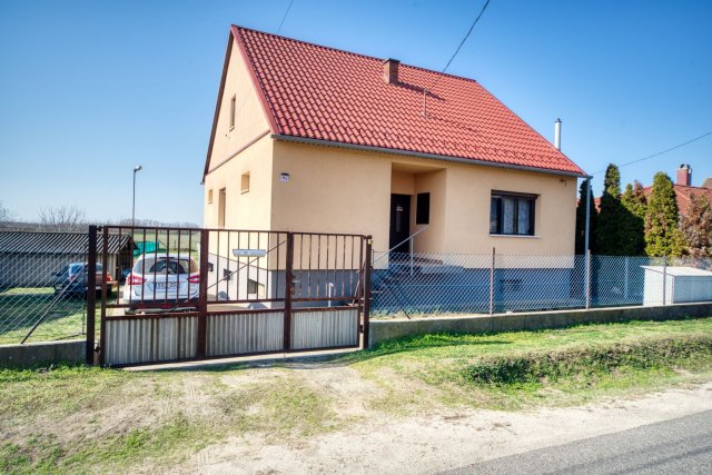 Eladó családi ház, Inárcson 89.9 M Ft, 2 szobás