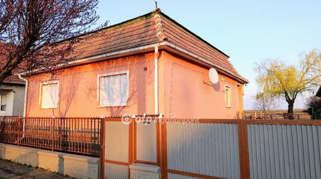 Eladó családi ház, Boldogon 38.9 M Ft, 3 szobás