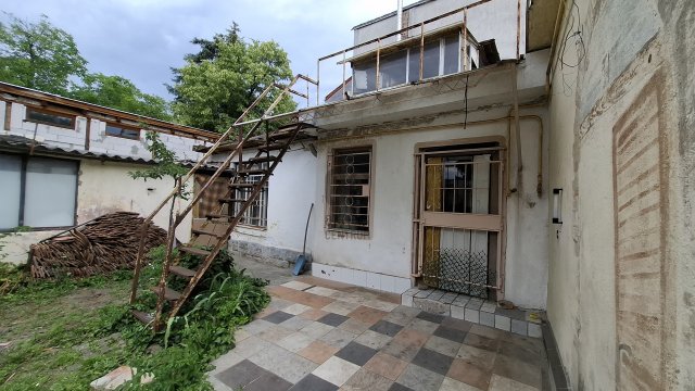 Eladó telek, Budapesten, III. kerületben 100 M Ft