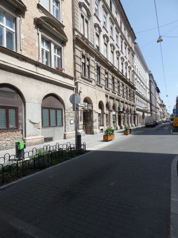Eladó téglalakás, Budapesten, VI. kerületben 79.9 M Ft, 2 szobás