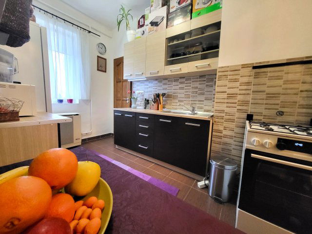 Eladó téglalakás, Petőfibányán 35.2 M Ft, 2 szobás