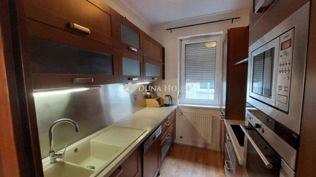 Eladó téglalakás, Debrecenben 87.9 M Ft, 3 szobás