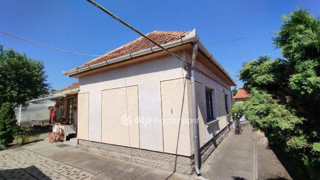 Eladó családi ház, Jászberényben 33 M Ft, 2+1 szobás