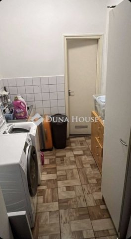 Eladó téglalakás, Budapesten, IV. kerületben 38 M Ft, 1 szobás