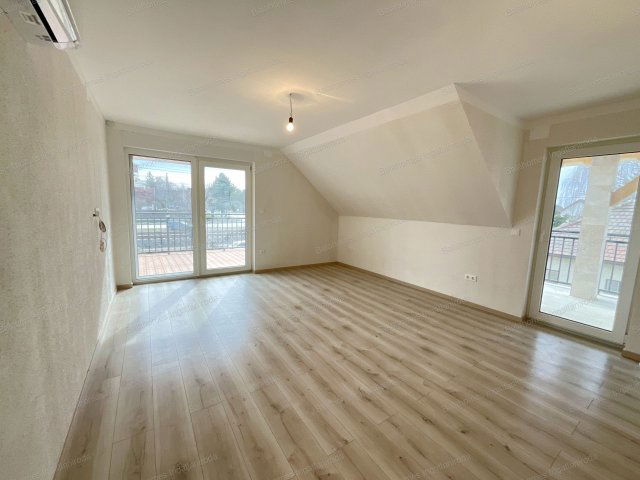 Eladó téglalakás, Siófokon 46.9 M Ft, 1 szobás